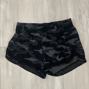 Athleta Black Camo Women's Athletic Shorts